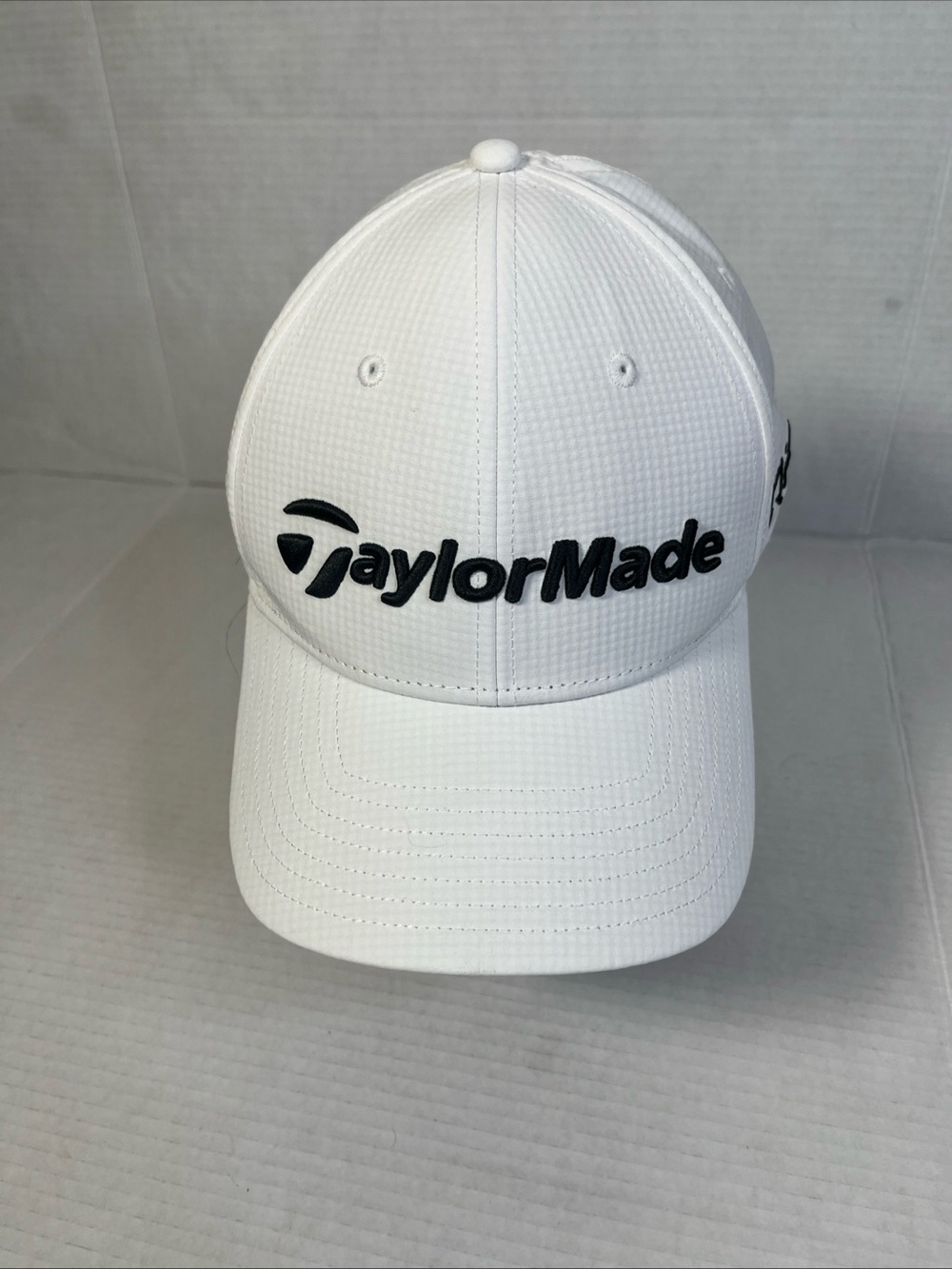TaylorMade White Men's Hat Adjustable Qi4D TP5